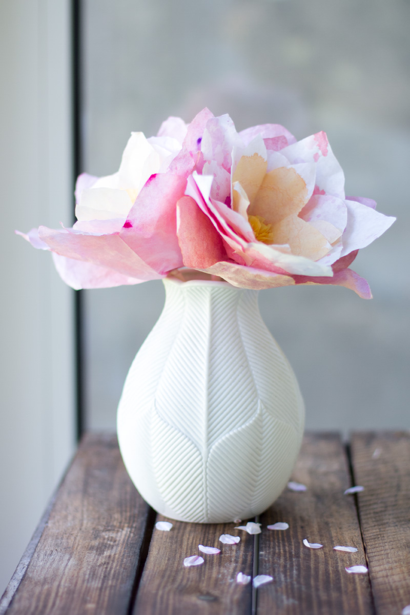 DIY Blumen aus Kaffeefiltern selbermachen! Geschenk für den Muttertag