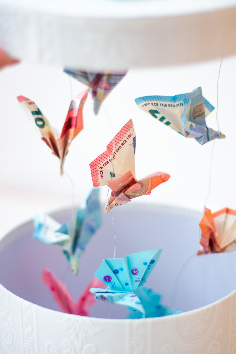 Geldgeschenk für Hochzeiten und anderen Feiern: Fliegende Schmetterlinge in der Box