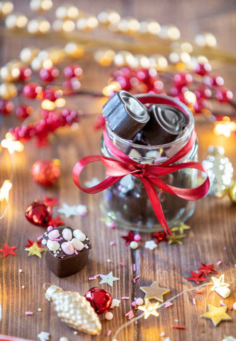 3 Geschenke aus der Küche: Ugly-Christmas-Sweaters, Himbeer-Schoko-Pralinen und Wintermarmelade