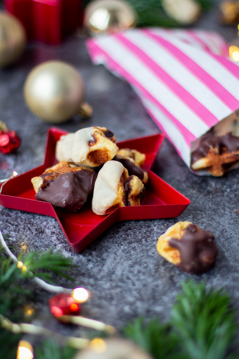 Geschenk aus der Küche: Zimtschnecken-Waffeln mit Schokoladen-Überzug