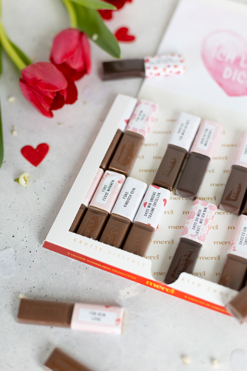 Merci Geschenk: Merci-Schokolade personalisieren mit Liebesbotschaften