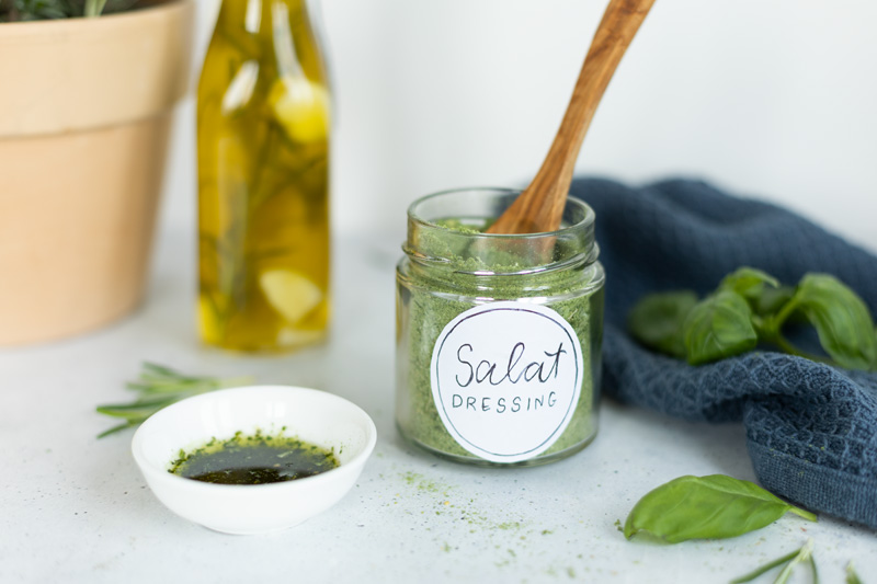 Gesundes Salatdressing ohne Zucker selber machen