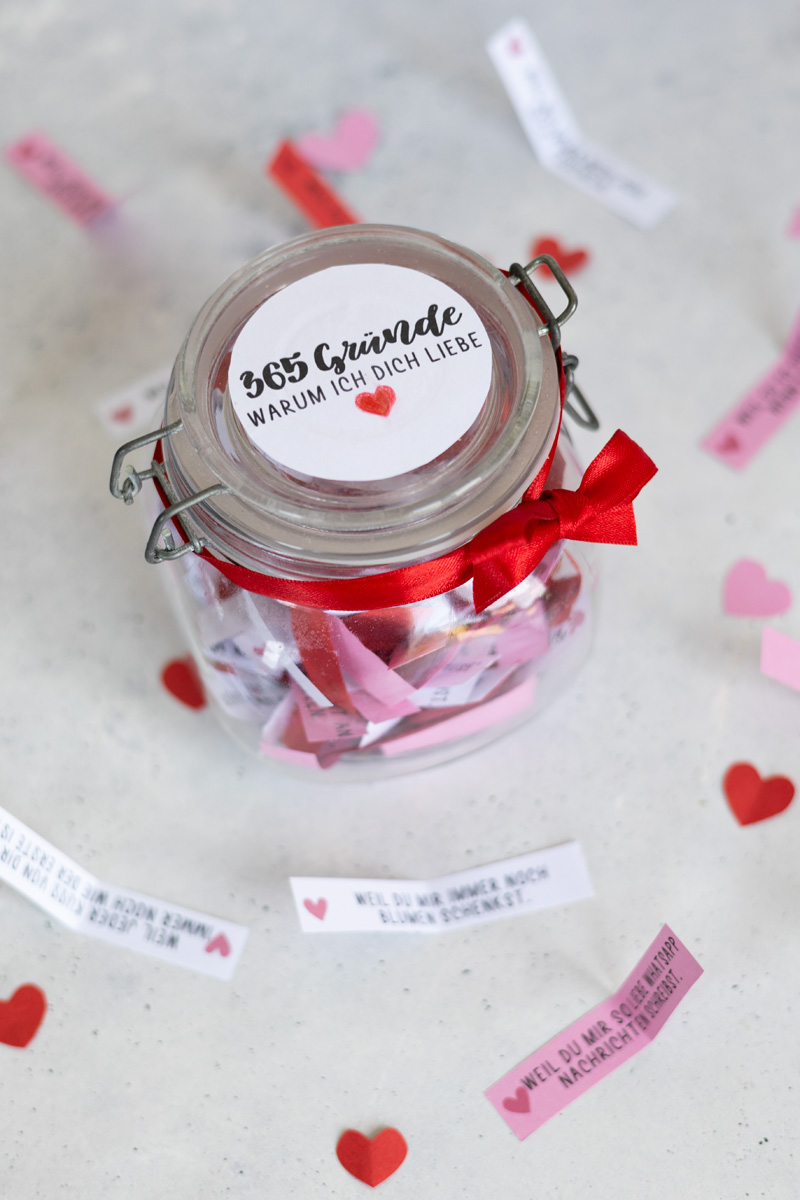 365 Reasons Why I Love You - Creative Anniversary Gift for Boyfriend/Girlfriend