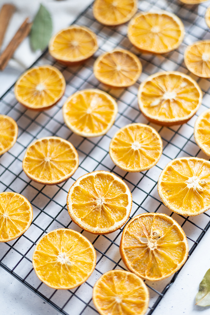 Getrocknete Orangenscheiben als DIY Deko Girlande