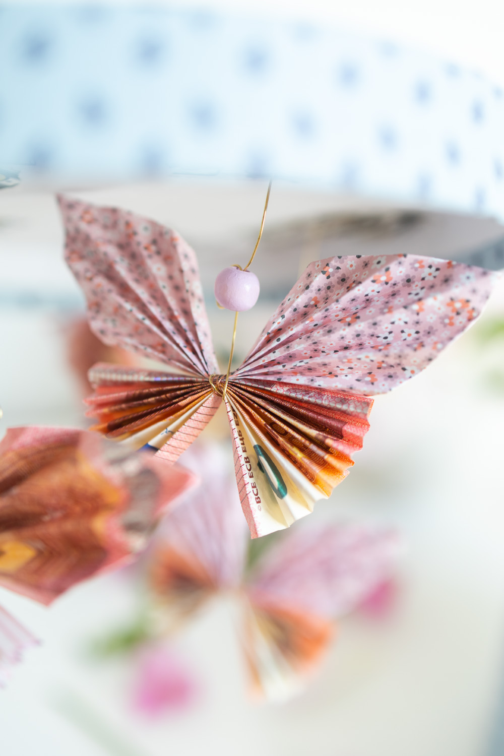 Geldgeschenk zur Hochzeit: Fliegende Schmetterlinge in der Box