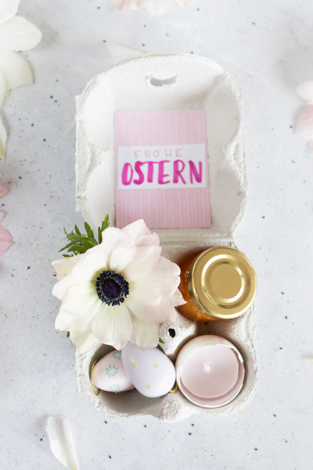 DIY Geschenkverpackung für Ostern im Eierkarton
