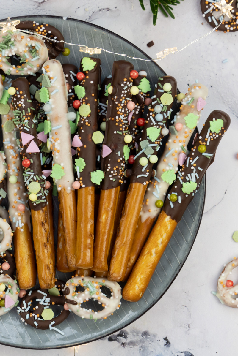 Make your own chocolate pretzels and chocolate pretzel sticks