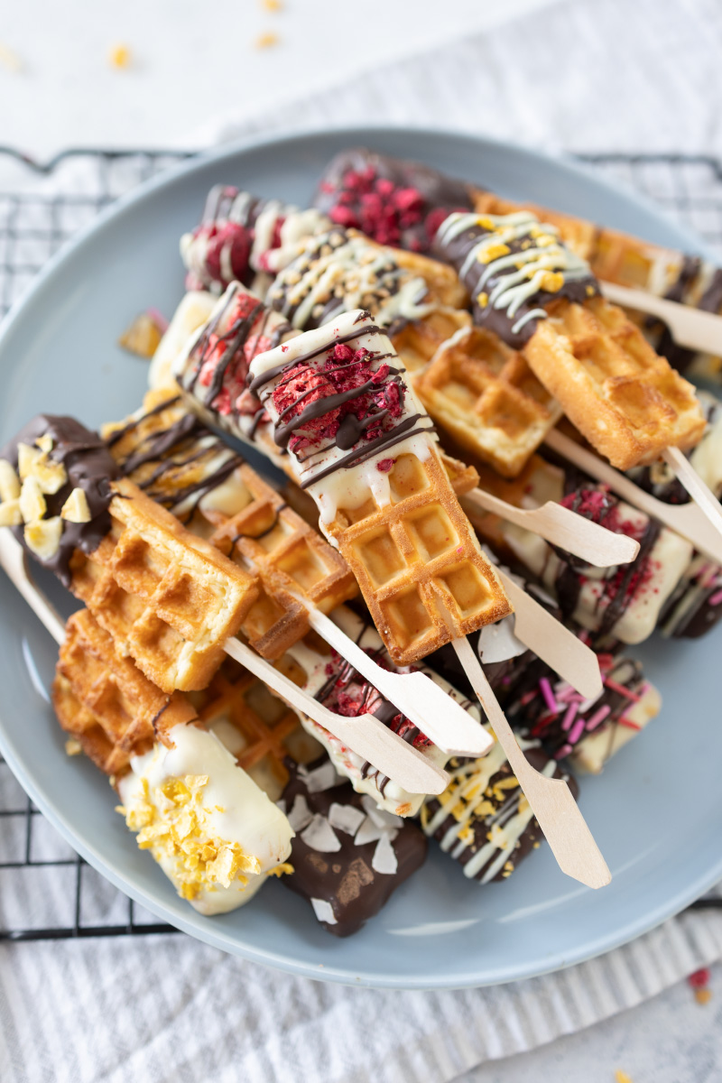 Simply make waffles on the stem / waffle of Lollies yourself