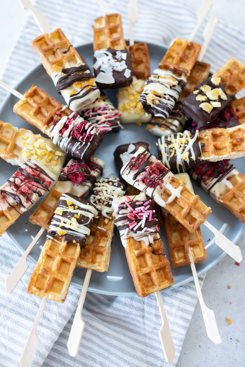 Simply make waffles on the stem / waffle of Lollies yourself