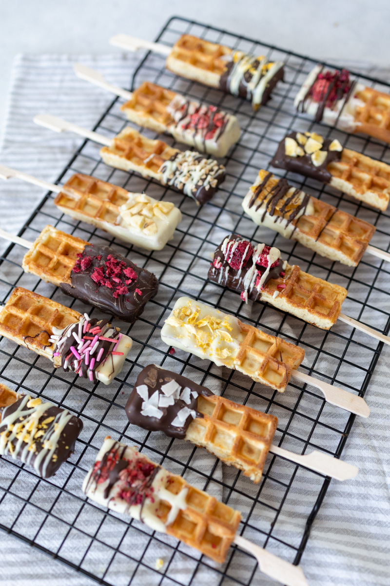 Simply make waffles on the stem / waffle of Lollies yourself