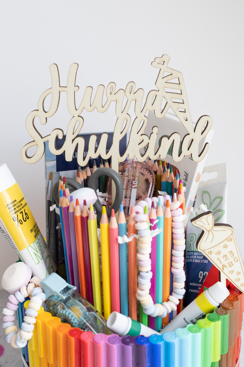 Schooling gift: Crafting the pencil cake