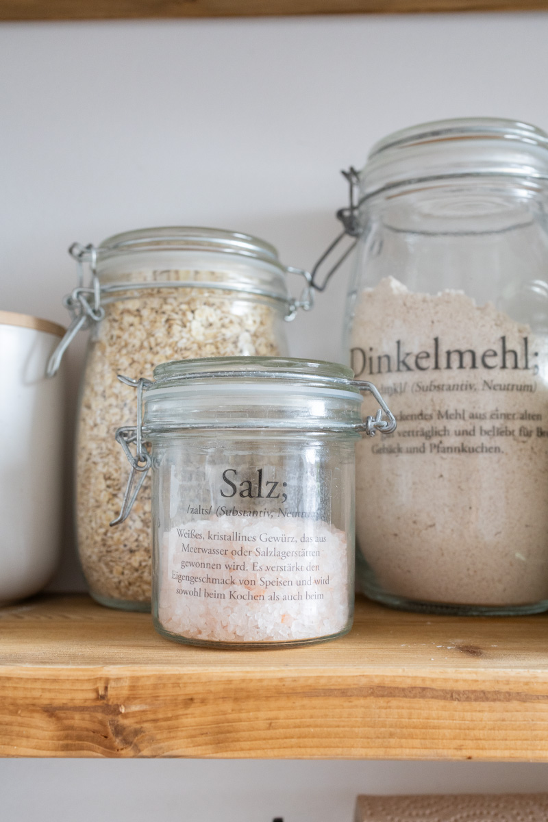 Ordnung in der Küche mit Vorratsgläsern – So stylst du dein Küchenregal clean und praktisch
