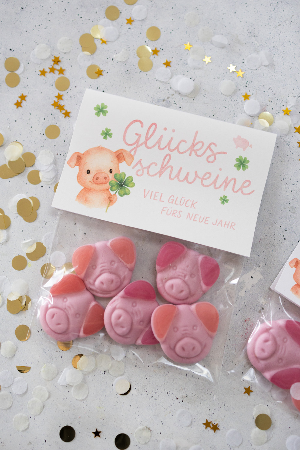 Glücksschweine zu Silvester verschenken – Mit Etikett zum Ausdrucken