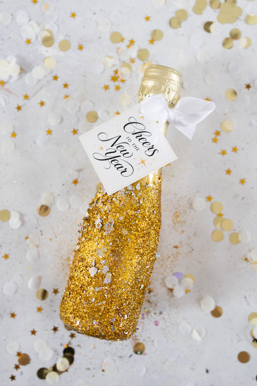 Glitzer-Sektflaschen selber machen