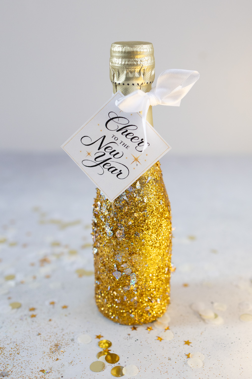 Glitzer-Sektflaschen selber machen