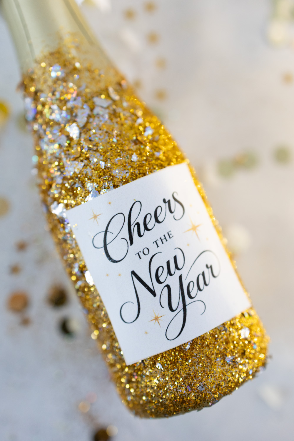 Glitzer-Sektflaschen selber machen