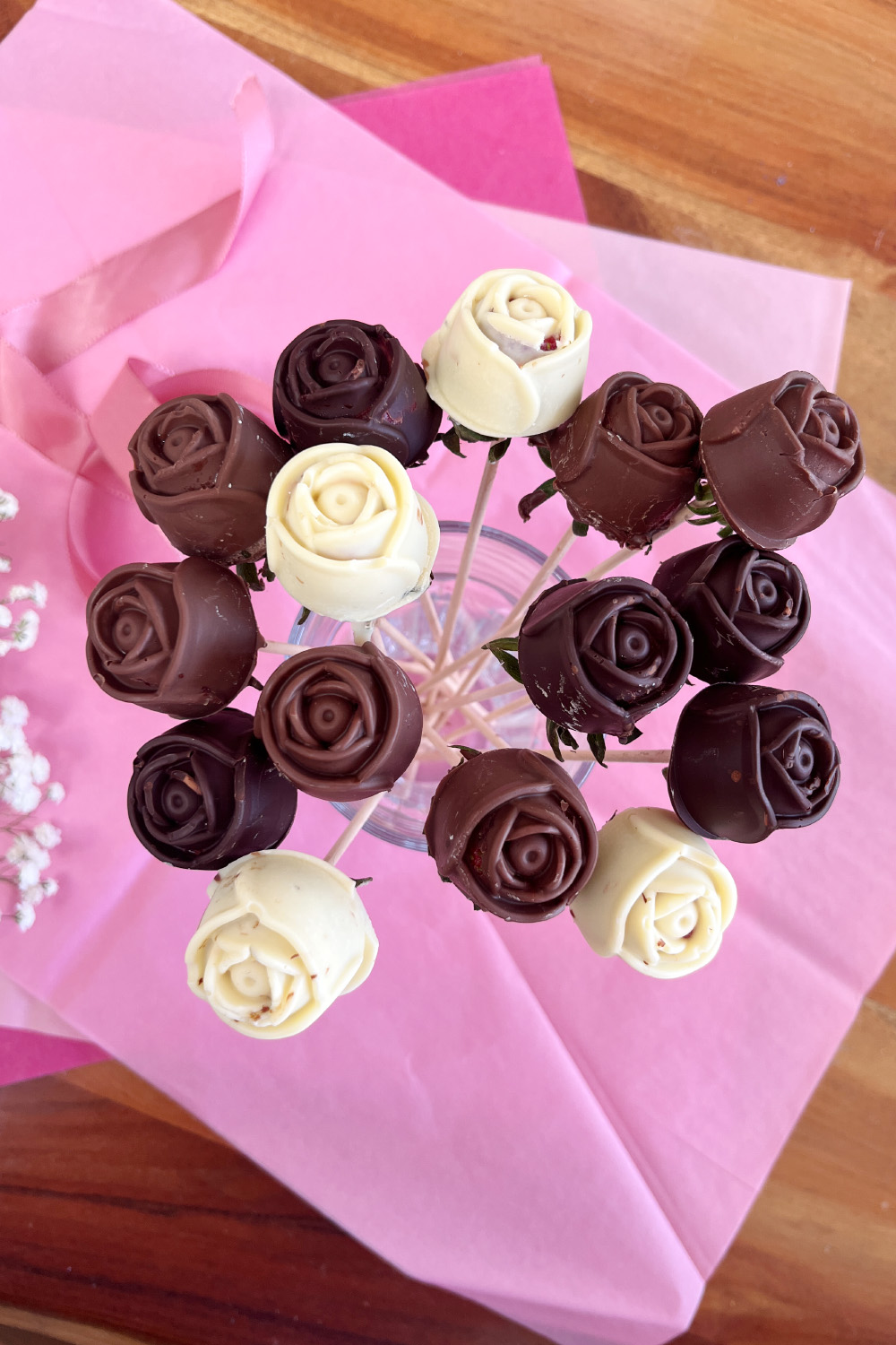 Schoko-Erdbeer-Rosen selber machen – DIY Geschenkidee