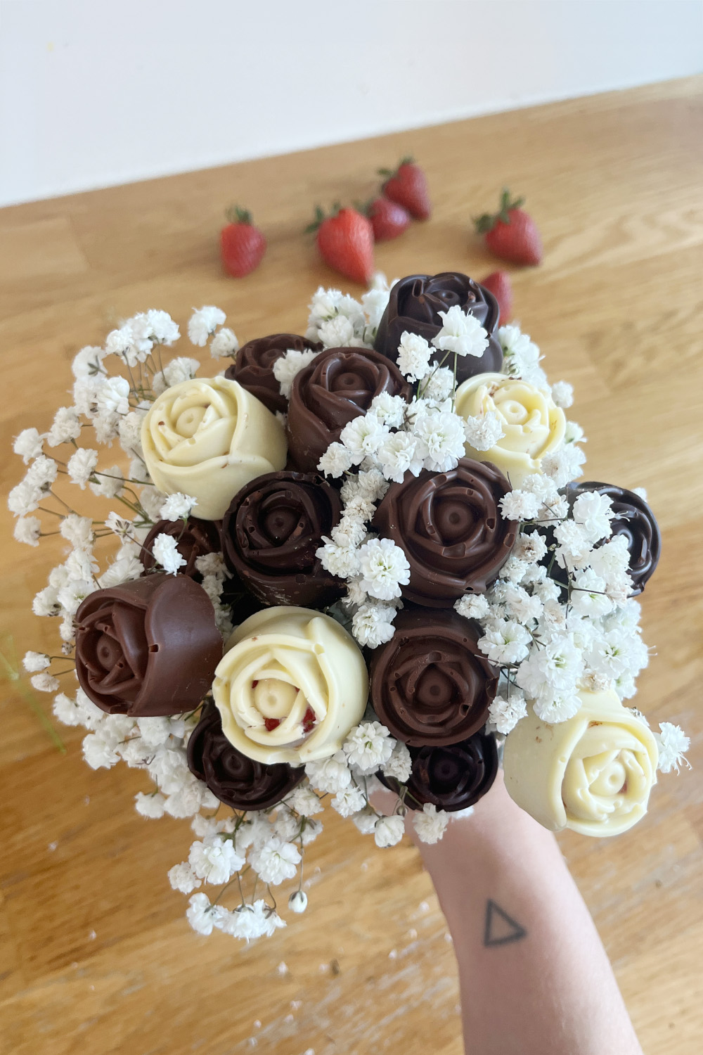 Schoko-Erdbeer-Rosen selber machen – DIY Geschenkidee