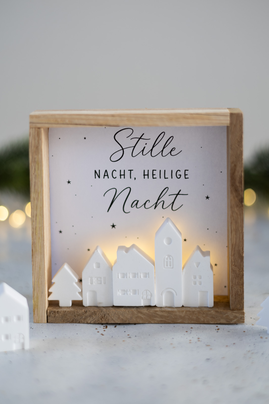 Klötzchen-Deko mit Häuschen: Geschenkidee für Weihnachten