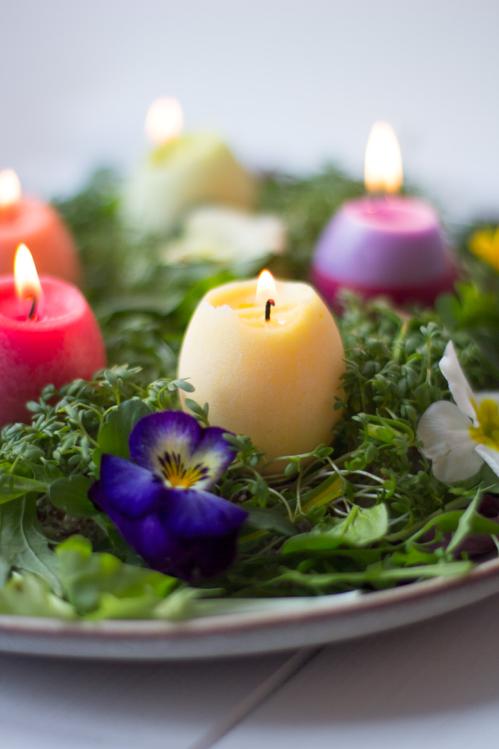 Tischdeko mit Osterei-Kerzen