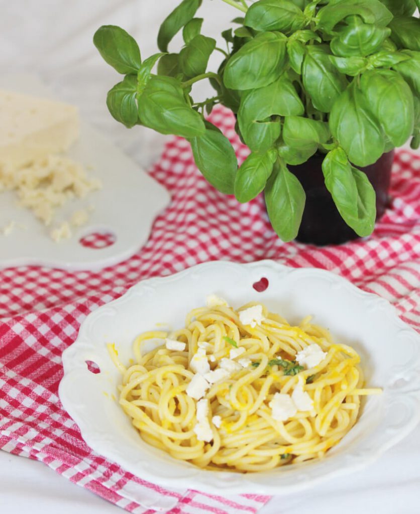 Pasta mit Paprika - Feta - Sauce - TRYTRYTRY