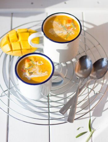 Karottensuppe mit Mango und Kokosmilch