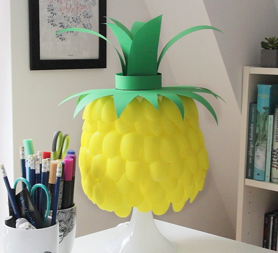 Upcycling DIY - Ananas Lampe aus Plastiklöffeln