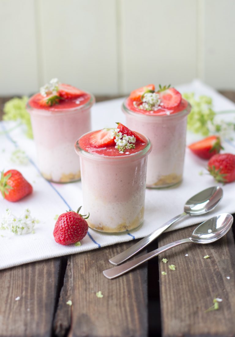 Erdbeer-Schicht-Dessert - TRYTRYTRY