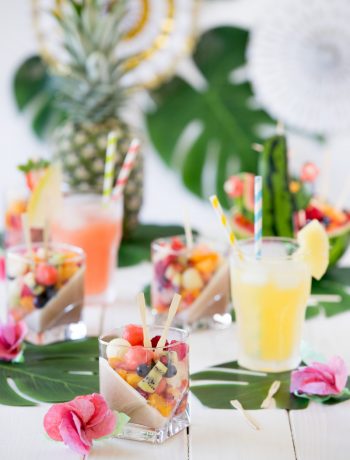 Tropische Party mit Panna-Cotta-Obstsalat und Frozen Cocktails von Käfer