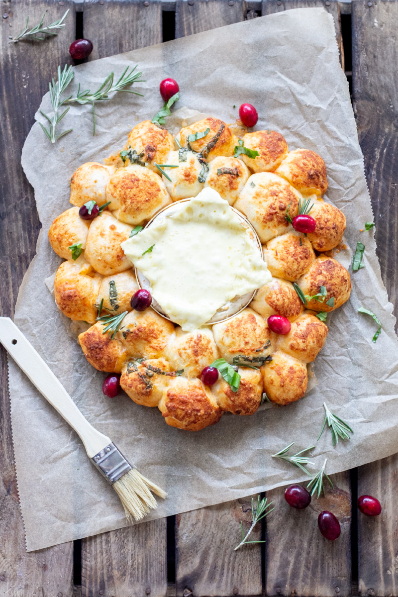 Pizzabrötchen-Käse-Kranz: Party-Snack für die Feiertage!