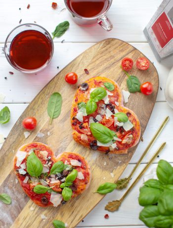 Vegetarische Herzpizza mit "Heiß & Innig" von TeeGschwendner