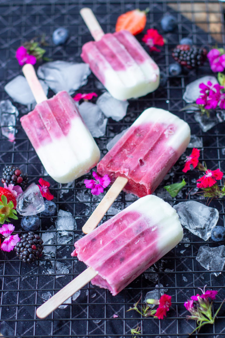 Joghurt-Beeren-Eis am Stiel - TRYTRYTRY