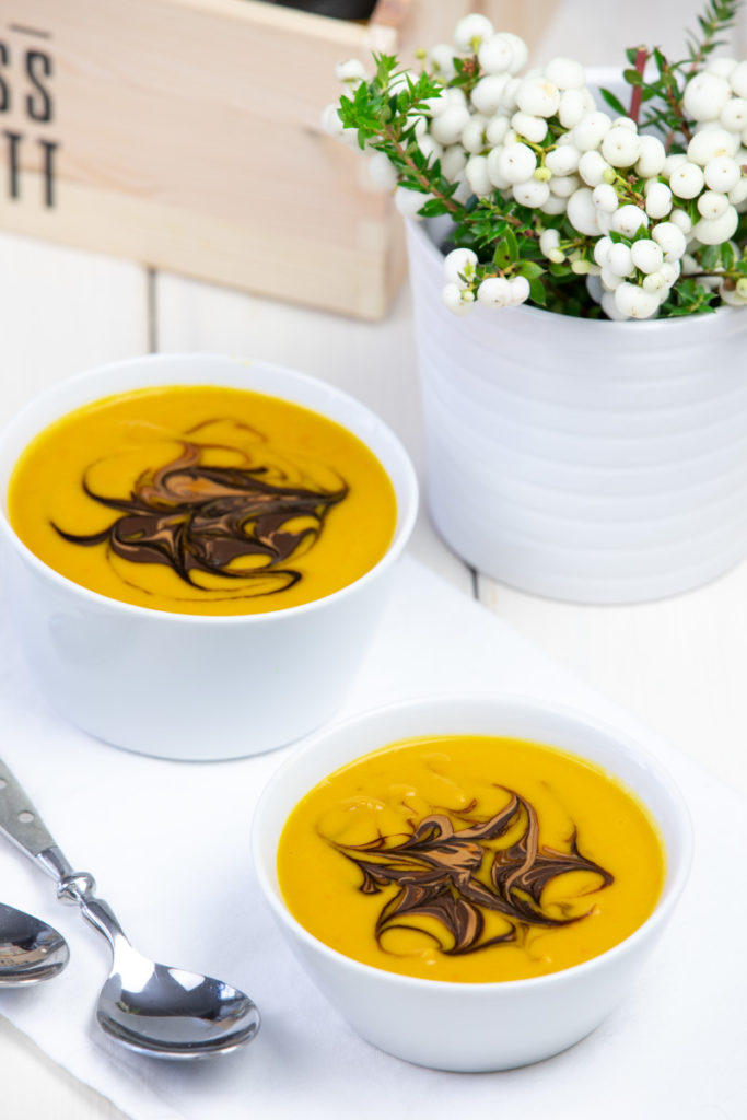 Kürbiscreme-Suppe mit Duo Glasur Zimt-Kakao (Genuss-Tüftler Challenge ...