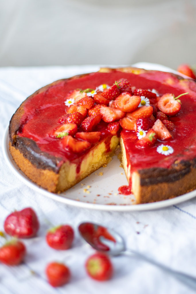 Käsekuchen mit Erdbeeren - TRYTRYTRY