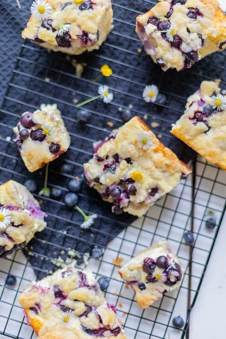 Käsekuchen mit Heidelbeeren und Streusel - TRYTRYTRY