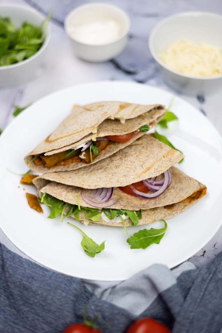 Vegane Wraps mit Tofu-Bratstreifen und einfacher Falttechnik (Veganuary)