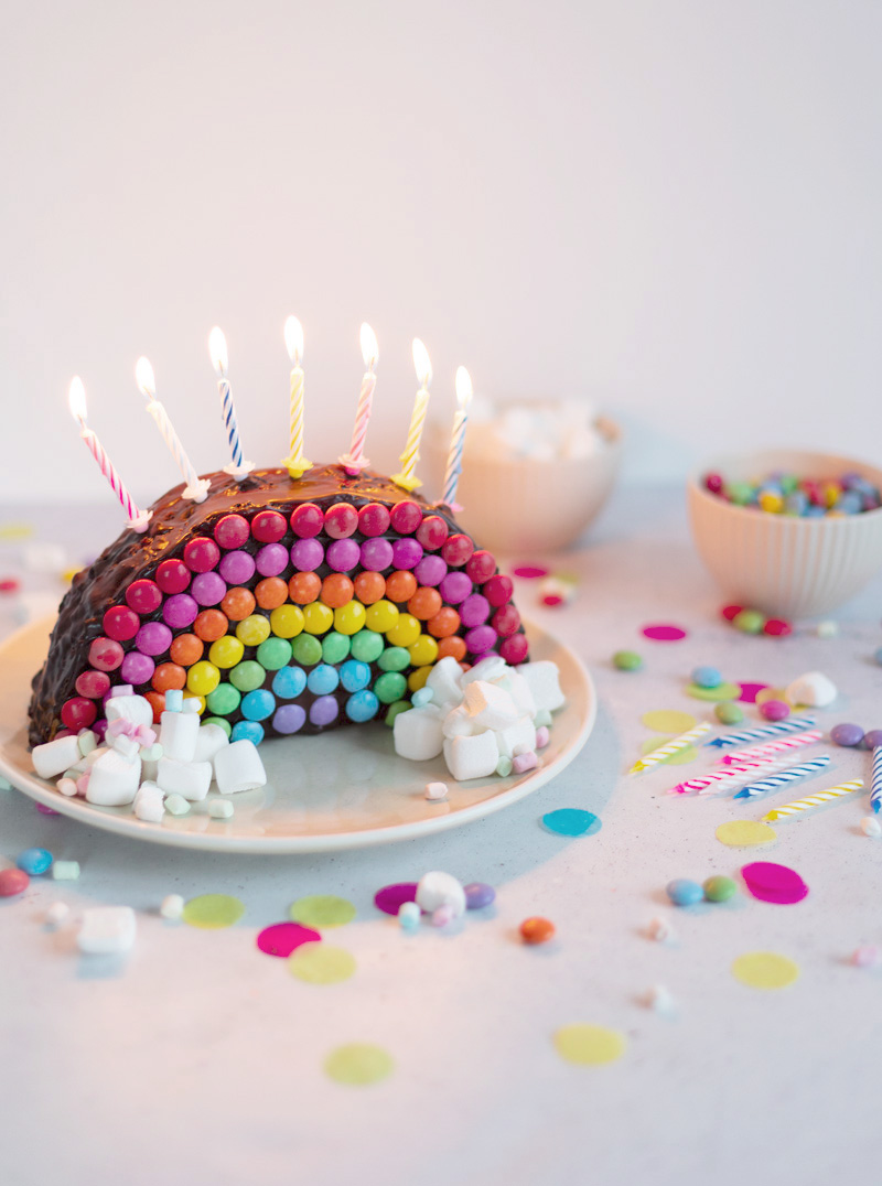 Regenbogen Kuchen für den Kindergeburtstag 