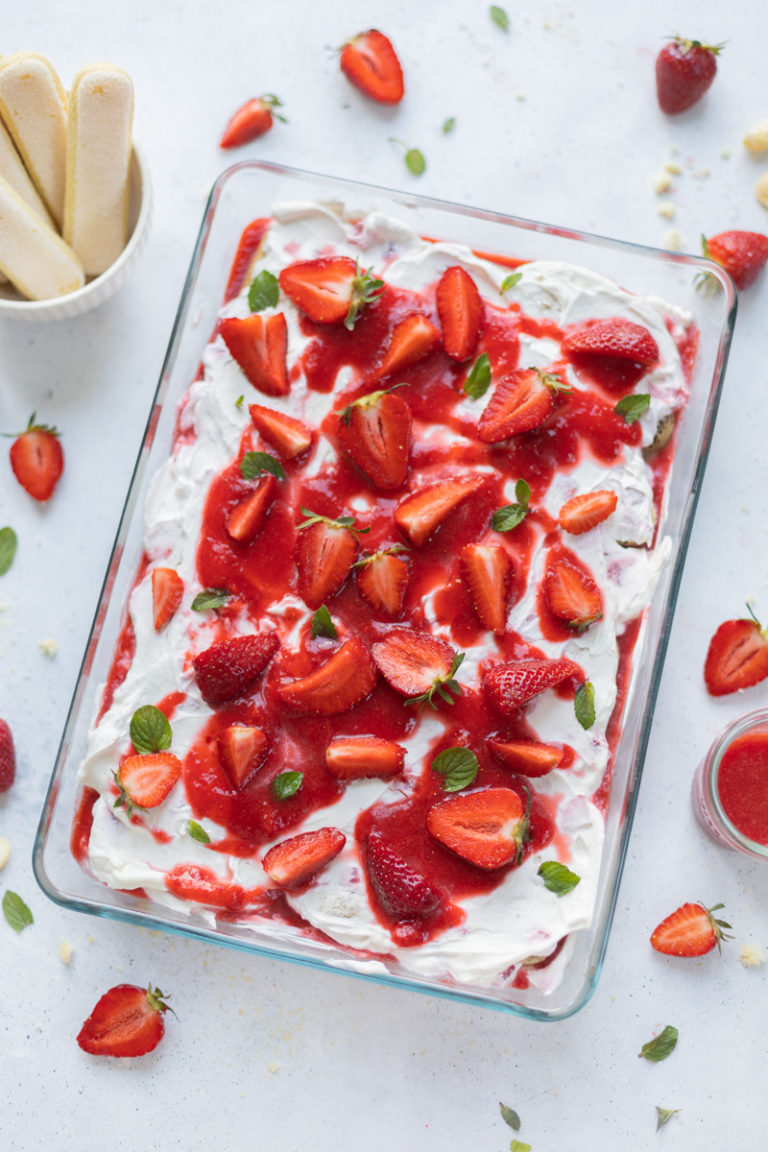 Erdbeer-Tiramisu mit Mascarpone und Sahne - TRYTRYTRY