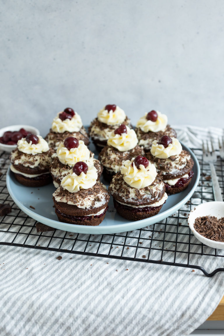 Schwarzwälder Kirsch Cupcakes / Muffins - TRYTRYTRY