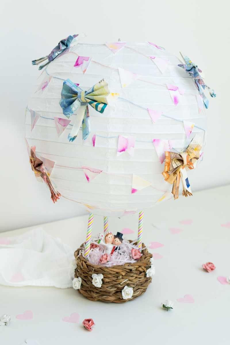 DIY Heißluftballon als Geldgeschenk basteln