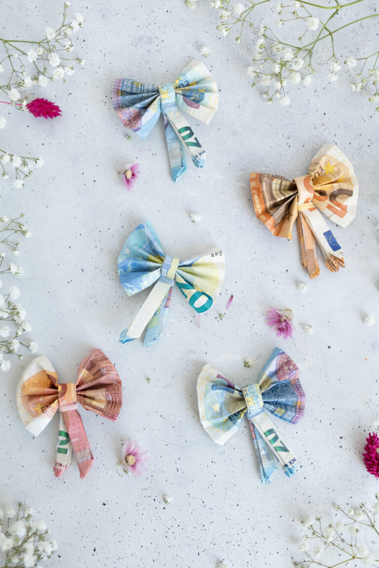 Schleife falten aus Geld TRYTRYTRY