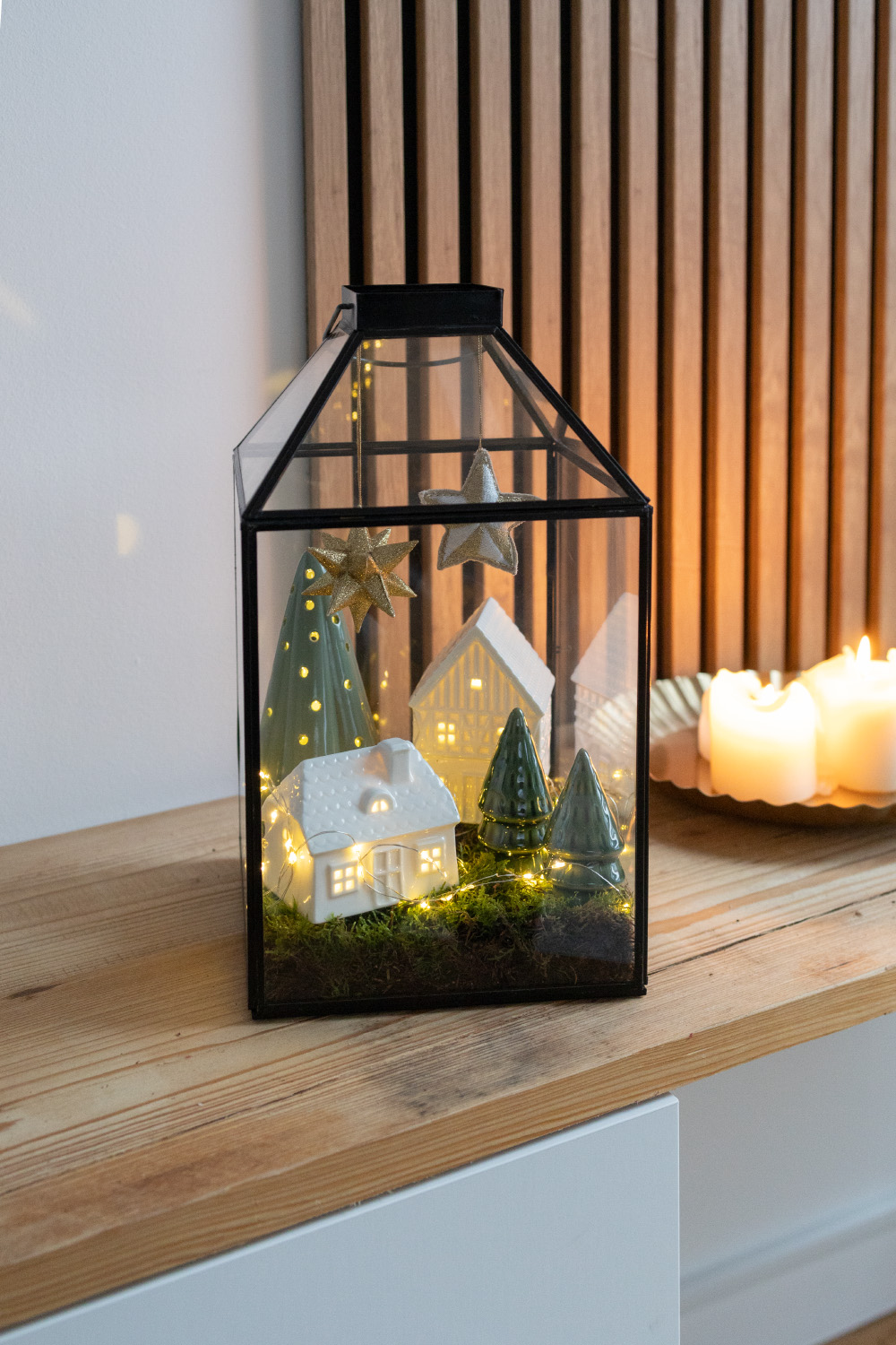 Decorate the lantern as a Christmas decoration