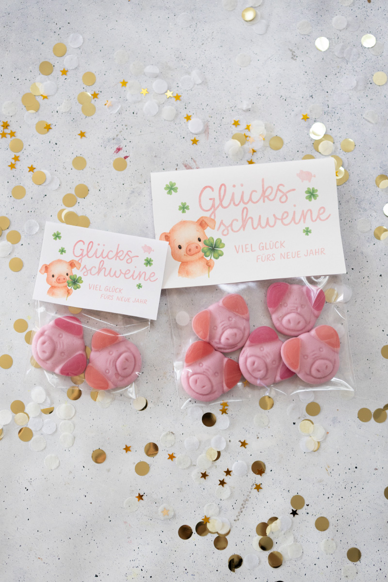Glücksschweine zu Silvester verschenken – Mit Etikett zum Ausdrucken
