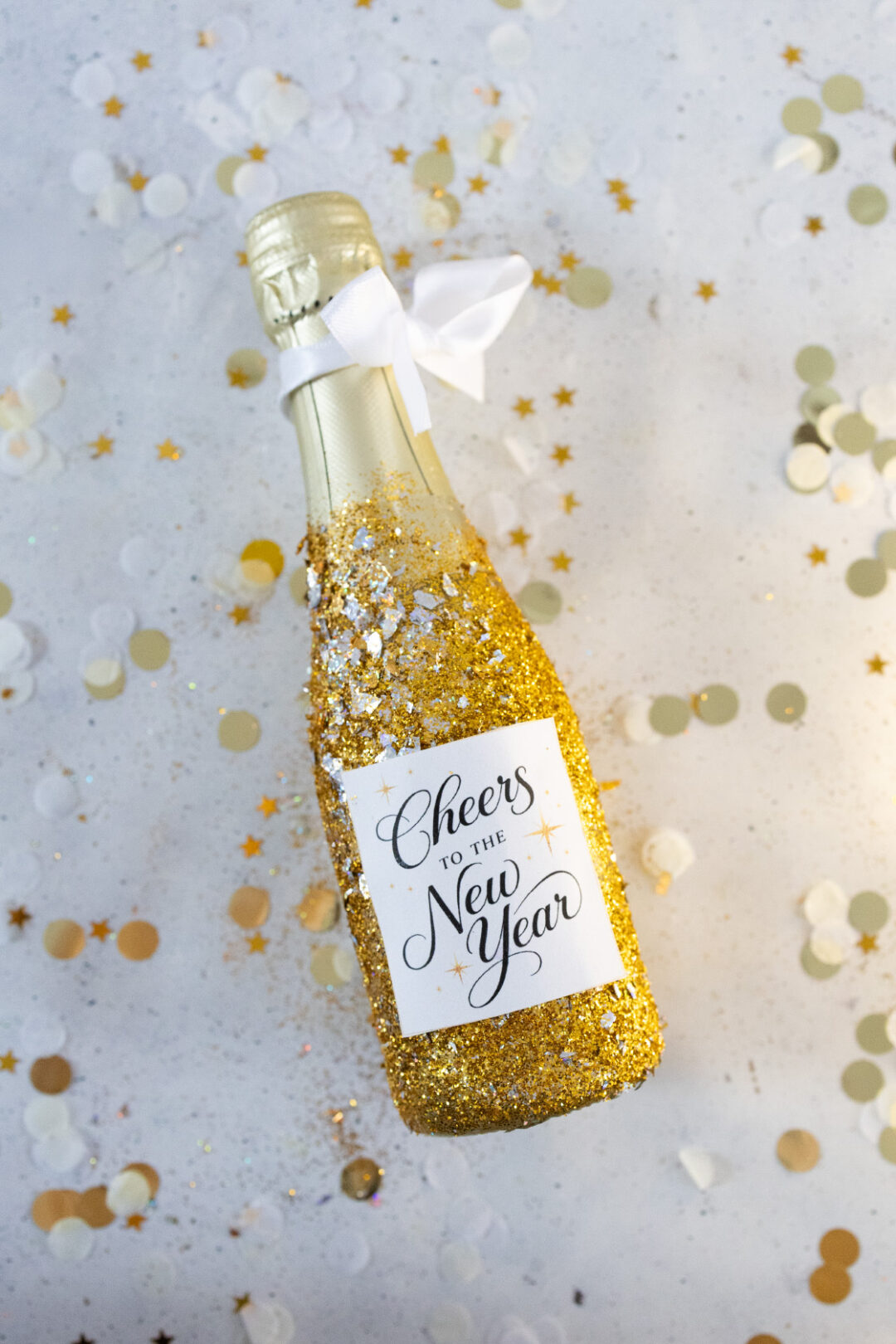 Glitzer-Sektflaschen selber machen